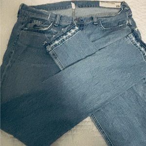 Rag and Bone Distressed/Destroyed Size 28 Jeans